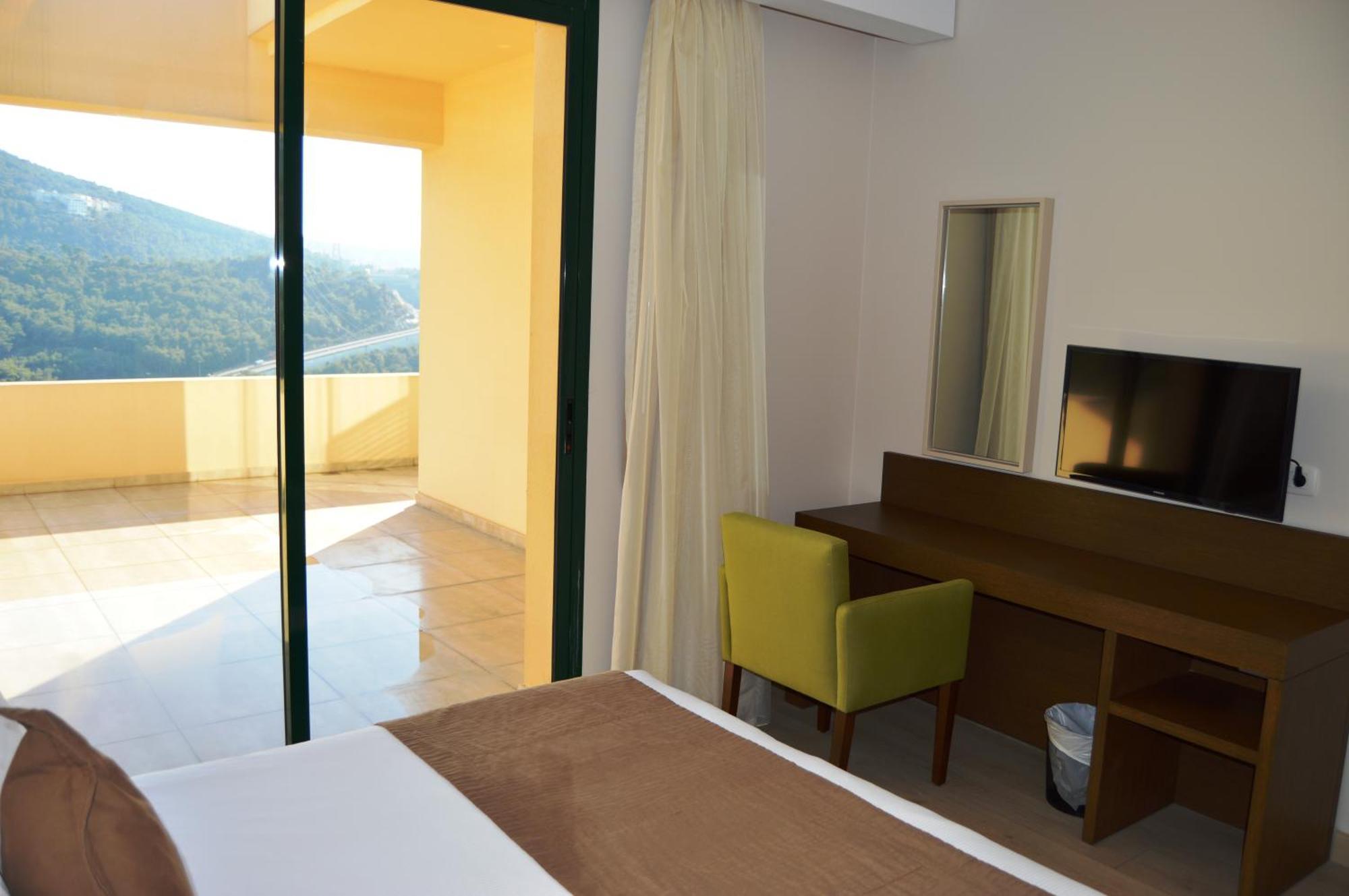 Country Lodge Hotel & Resort Beiroet Kamer foto