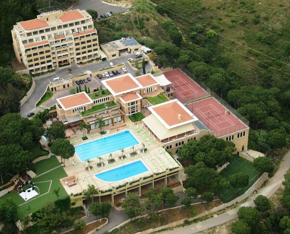Country Lodge Hotel & Resort Beiroet Buitenkant foto